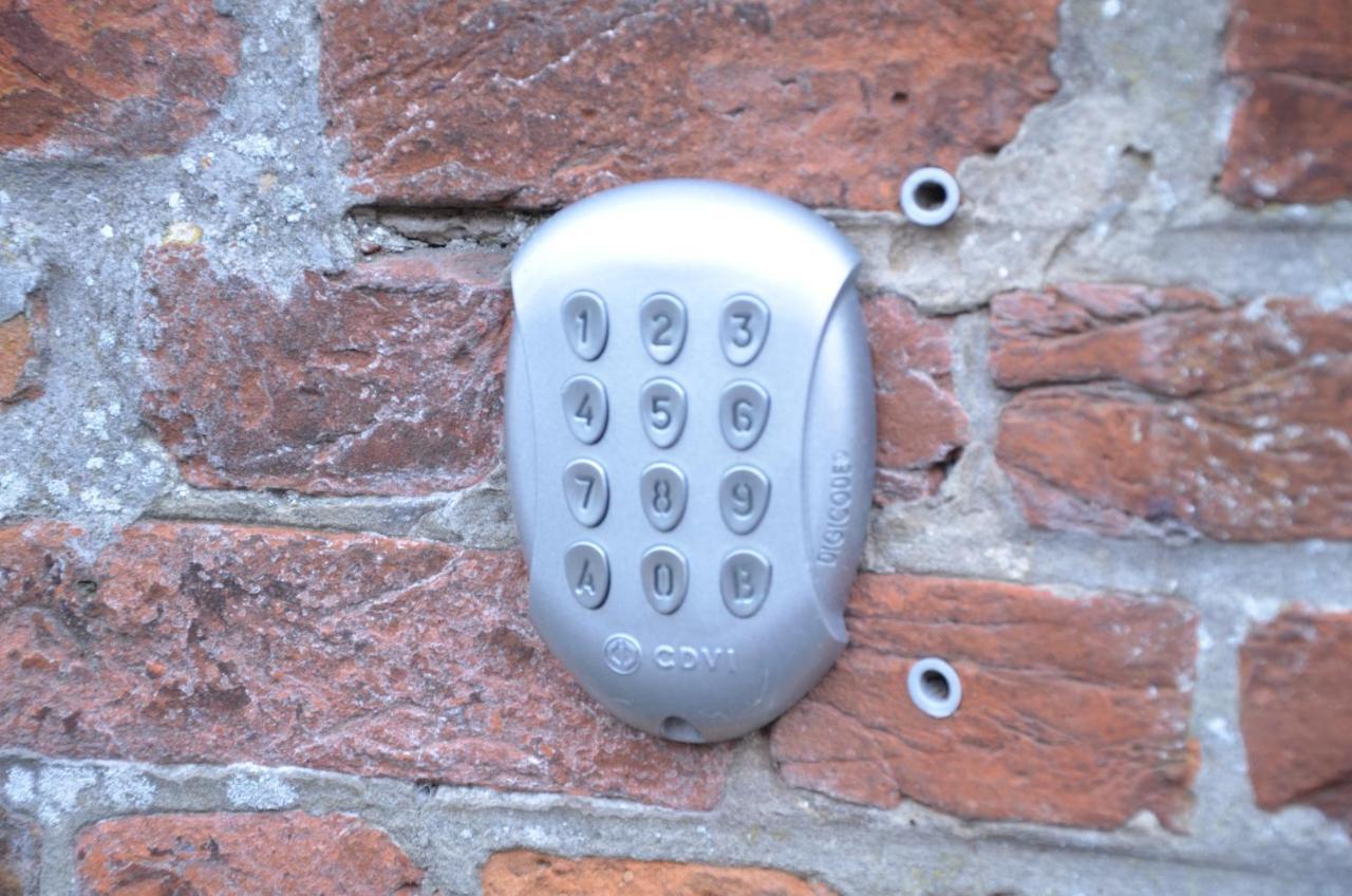 Apartment Sariks Place Brugia Zewnętrze zdjęcie